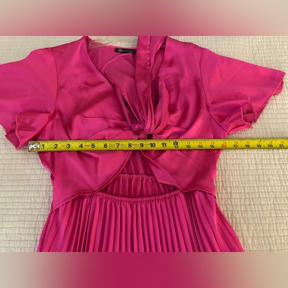 Pretty Garden Women's Pink Dress Size M Pleated Bow Cut Out Summer Party Beach - Picture 9 of 9